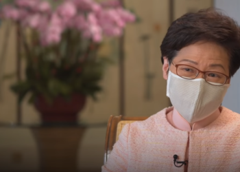 La dirigeante de Hong Kong n’a plus de compte bancaire