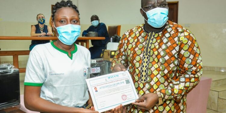 Entrepreneuriat féminin innovant à Abomey-Calavi : 22 jeunes filles déscolarisées formées et mis sur le marché de l’emploi