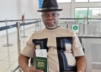 Révélation du Bénin autour du mariage entre le modernisme et le social : Le Docteur Bertin Koovi donne une conférence à Kinshasa