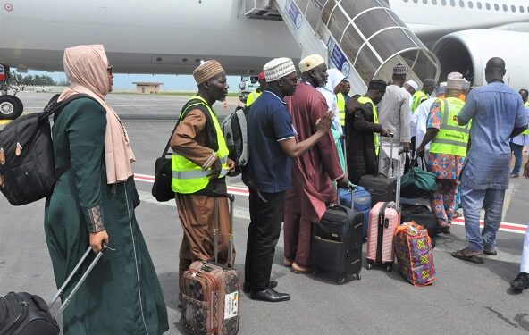 Hadj 2023 : Les premiers pèlerins se sont envolés pour la Mecque