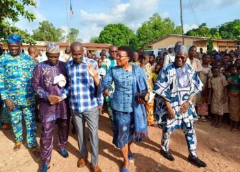 Bénin : Les ministres Eléonore Yayi et Yves Chabi Kouaro exposent les actions du gouvernement aux enseignants et apprenants