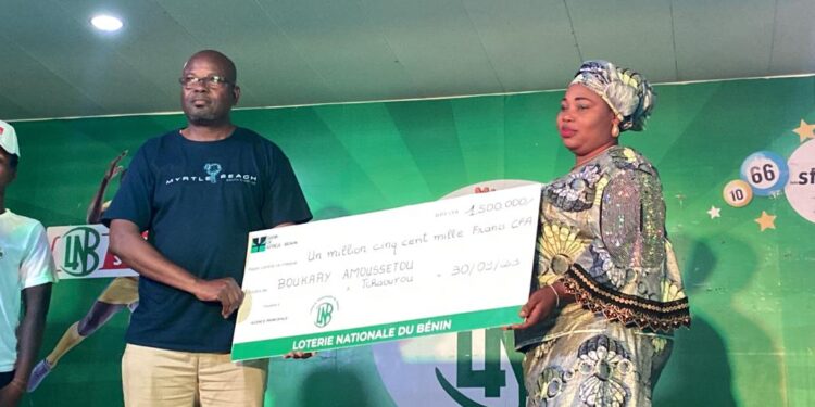 Lnb/Remise de chèques aux gagnants PMU et TCE : Plus de dix millions FCFA distribués à Tchaourou