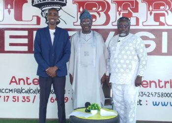 Bénin : L’honorable ATCHADE visite le studio Réckya Madougou de l’organe de presse Le Béninois Libéré de Parakou