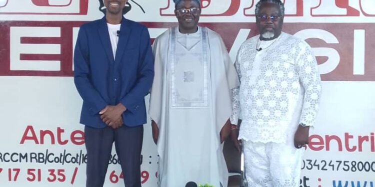 Bénin : L’honorable ATCHADE visite le studio Réckya Madougou de l’organe de presse Le Béninois Libéré de Parakou