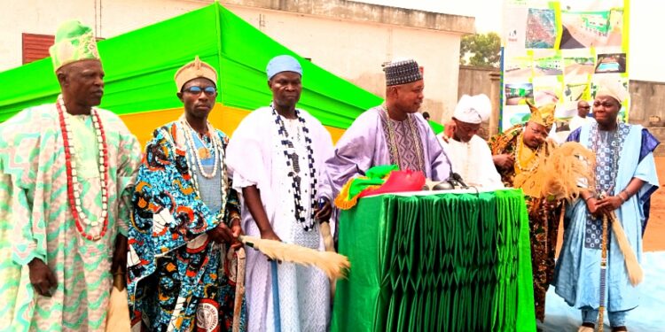 Pose de première pierre du centre de formation Éwédjè Sports à Sakété : Razack Souhin Éwédjè, le messie de la promotion du sport dans le Plateau et au Bénin