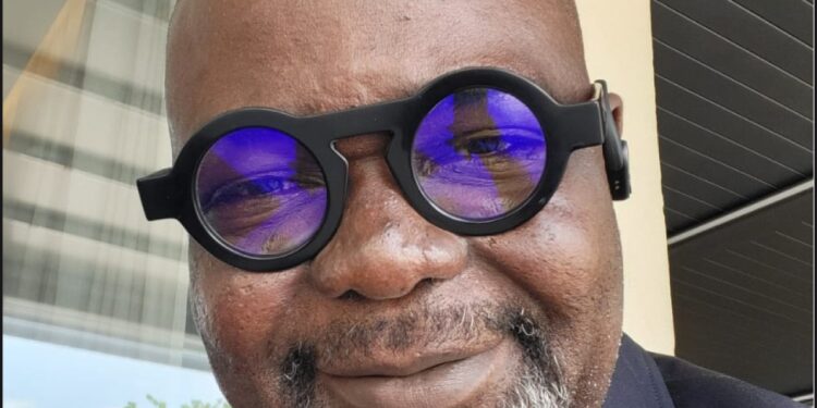 Après une présentation exhaustive de de Distel Amoussou : UN MILITANT EXIGE SON RENVOI DU BR