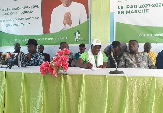 Aménagement et bitumage de routes : Les populations de l’axe Adjaha- Athiémé remercient Talon