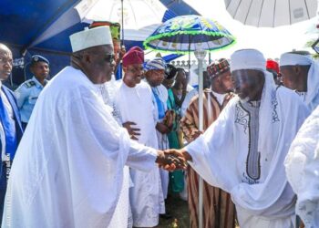 Célébration de l&rsquo;Aid El Fitr 2024 à Porto-Novo : Le président Vlavonou a prié pour la paix au Bénin et dans le monde