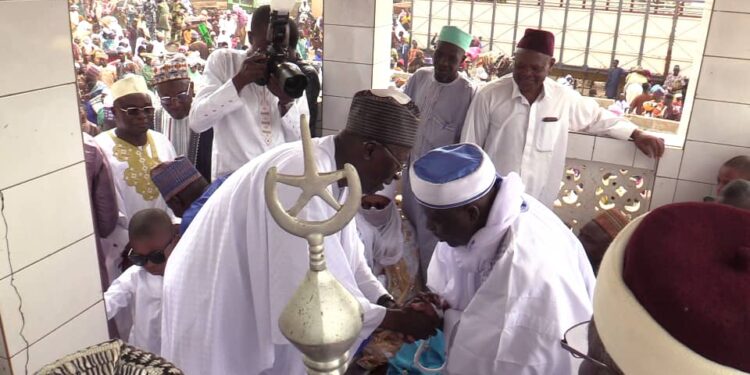 Célébration de l’Aïd el-Fitr à Djougou : Le ministre d’Etat Bio Tchané prie pour l’union au Bénin