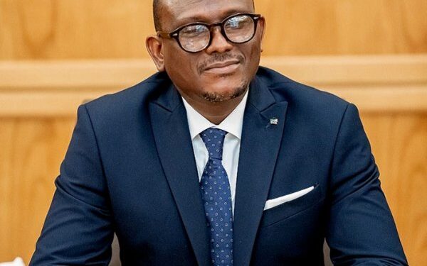 Bénin : l’ex-président de la CBDH, Clément Capo-Chichi interpellé par la Bef