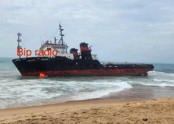 Bénin : un navire chargé d’hydrocarbures en péril sur les côtes de Fidjrossè
