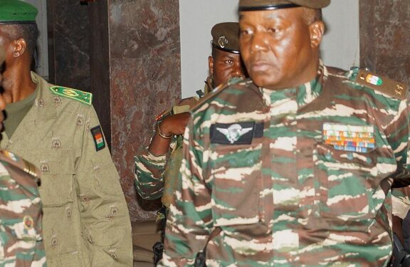 Campagne de diffusion de fausses informations sur Talon et le Bénin à travers leur télévision nationale : Qu’est-ce qui ne va pas dans la tête de Tiani et de son premier ministre ?