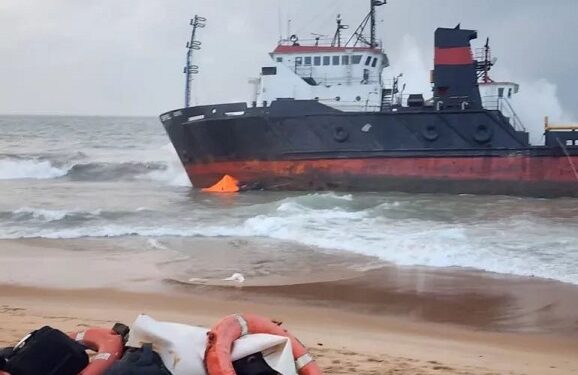 Après son échouage sur les côtes béninoises : Le transvasement du gasoil du bateau «SPSL UDEME » est en cours