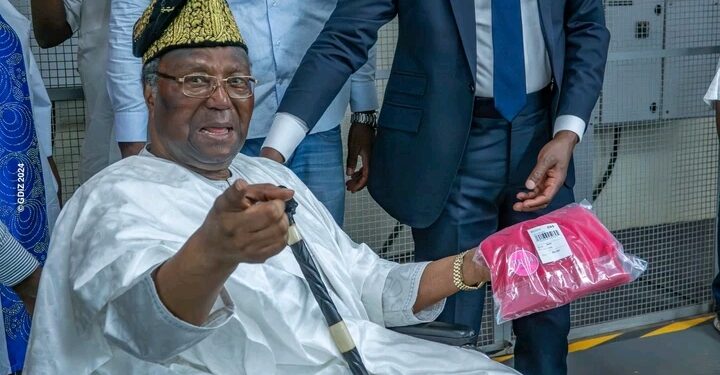 Visite à la Zone industrielle de Glo-Djigbé : Nicéphore Soglo salue les réalisations de Talon à la Gdiz