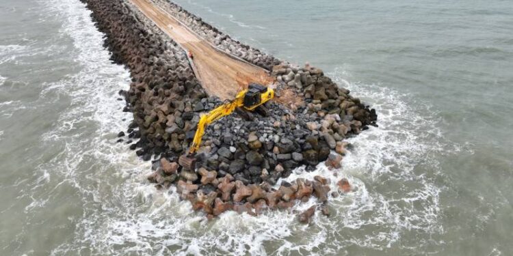Bénin : L’épi d’arrêt de sable réalisé dans le cadre du Millennium Challenge Account à Cotonou réparé définitivement (La raison)