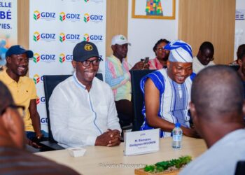 Visite de la GDIZ par les autorités du Mono : Le Préfet Bienvenu Milohin appelle à une responsabilité partagée dans le développement industriel