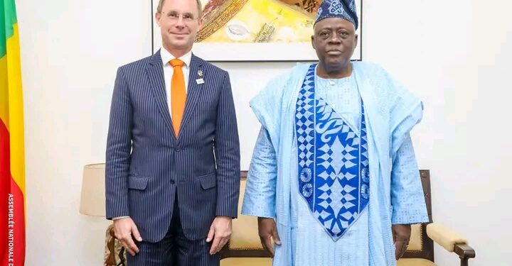 Audience à l’Assemblée nationale : Louis Vlavonou reçoit le nouvel Ambassadeur de l’UE au Bénin