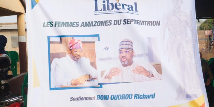 Djougou : Les femmes de Soubroukou inaugurent deux blocs de hangars offerts par le président Richard Boni Ouorou