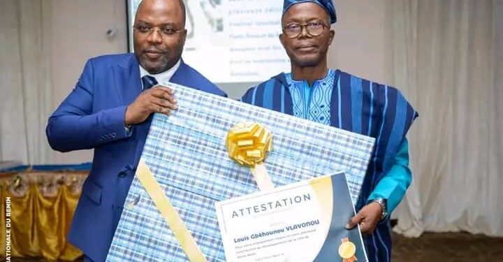1ère édition des Journées municipales de la jeunesse : Le Président Vlavonou distingué pour ses actions en faveur du développement de Porto-Novo