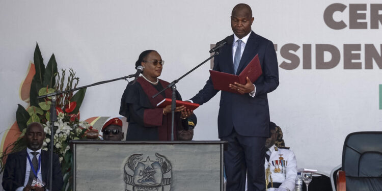 Mozambique : Le nouveau président Daniel Chapo a prêté serment