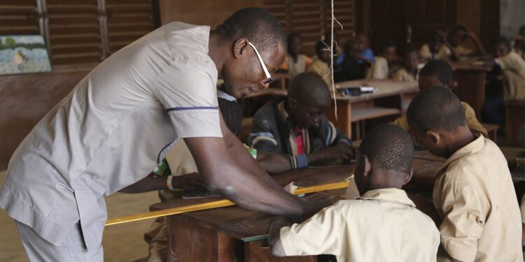 Bénin : Voici la liste complète des AME déployés dans les collèges et lycées…