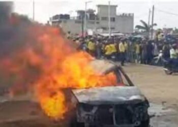 Bénin : Un Minibus en feu sur la route inter-État Cotonou-Porto-Novo