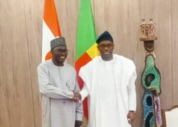 Diplomatie : L’ambassadeur du Niger chez le ministre Shegun Adjadi Bakari (la raison)