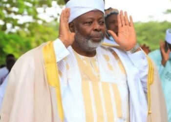 Décès de l’Imam Amzat Houzeifa : Le ministre d’État Bio Tchané salue la mémoire d’un guide spirituel et homme de paix