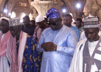 Mosquée centrale de Parakou : Le ministre conseiller Gbadamassi transmet une excellente nouvelle de Talon aux fidèles