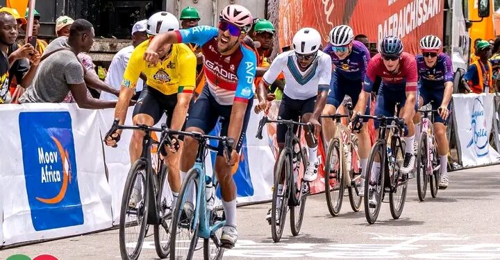 20e Tour cycliste du Bénin : Le Marocain Sabbahi El Houcine lève les bras à Savè