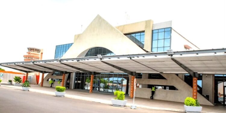 Incident à l&rsquo;aéroport de Cotonou : Un homme souffrant de troubles mentaux interpellé (les détails)