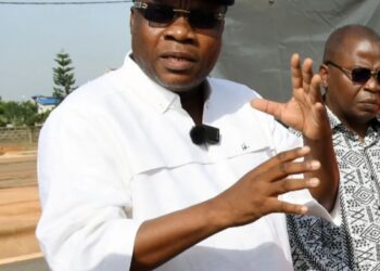 Polémique sur le chantier du parlement : Le Ministre Conseiller Ayadji répond à Guy Mitokpè et propose…