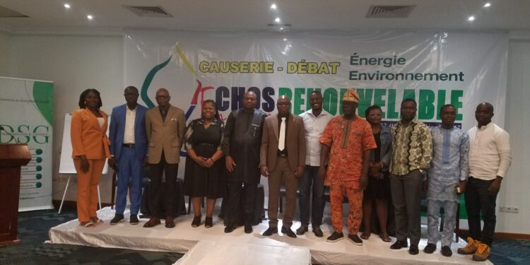 Accès universel et développement durable : Les engagements forts des causeries-débats d’Échos Énergie Renouvelable
