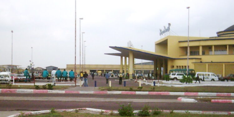 RDC : Vague d&rsquo;arrestations à l&rsquo;aéroport de Kinshasa après une panne mettant en danger le vol présidentiel