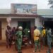 Cambriolage à Ahouéhoué : Une boutique de prêt-à-porter dévalisée