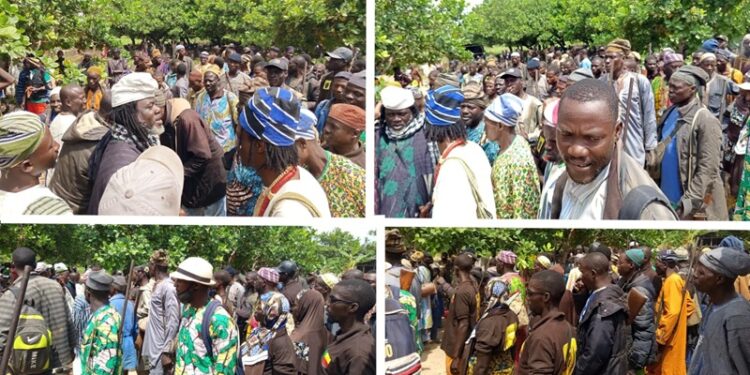 Unis pour la paix en cette période électorale : Les premières images du grand rassemblement du Haut Conseil des Rois et Chasseurs du Bénin à Tchaourou