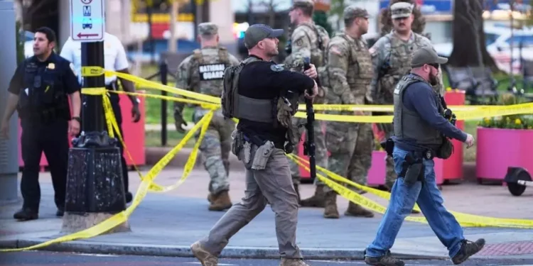 Coups de feu à Washington : Un tireur s’en prend à des gardes nationaux à deux pas de la Maison Blanche