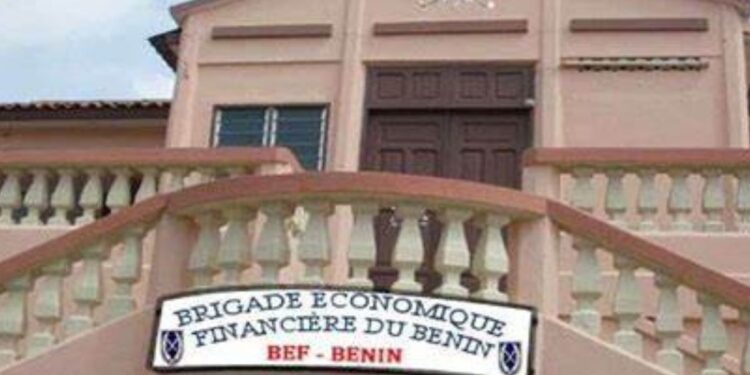 Scandale au commissariat de Fidjrossè : Un comptable en garde à vue à la BEF pour vol de motos en fourrière