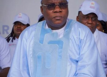 « Prendre date et poursuivre sa marche » : La leçon de ténacité de Jacques Ayadji pour le Bénin en réforme