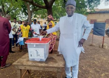 Présidentielle 2026 à Djougou : Abdoulaye Bio Tchané vote et lance un appel au civisme