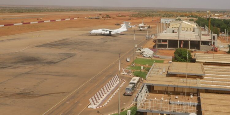 Attaque de l&rsquo;aéroport de Niamey : Le Bénin condamne l&rsquo;acte terroriste et affiche son soutien