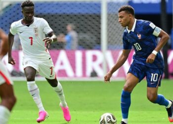 Coupe du monde 2026 : le naufrage, puis la folle remontée avortée de la France face à l&rsquo;Angleterre