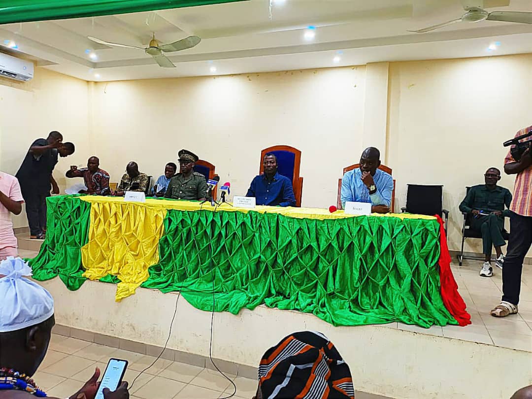 Image default
