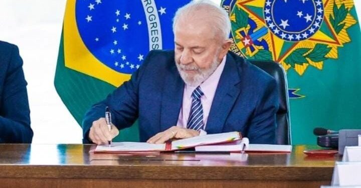 Paris en ligne : Lula dénonce un « cancer » et protège les ménages