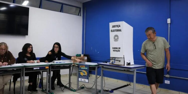 Présidentielle au Brésil : Un duel serré entre Lula et Flavio Bolsonaro pour la conquête du pouvoir
